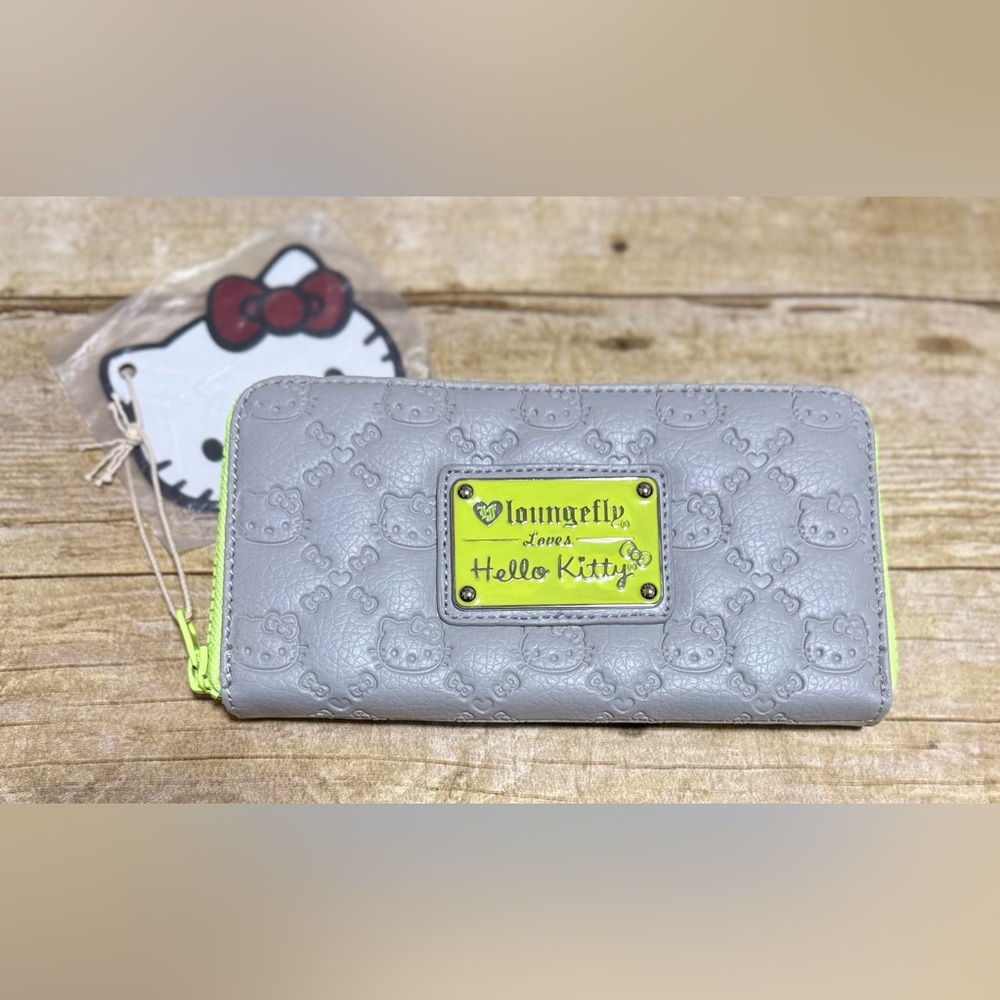 Loungefly Loves Hello Kitty Gray Lime Wallet